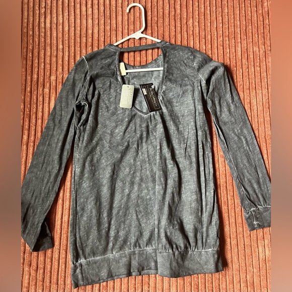 143 Story by Line up, Long Sleeve Tee, Grey distressed Size Small - Picture 7 of 8